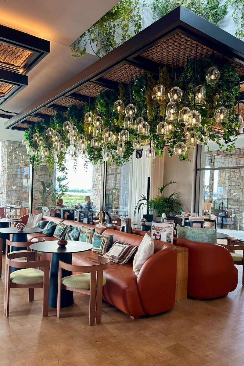 W - Costa Navarino
